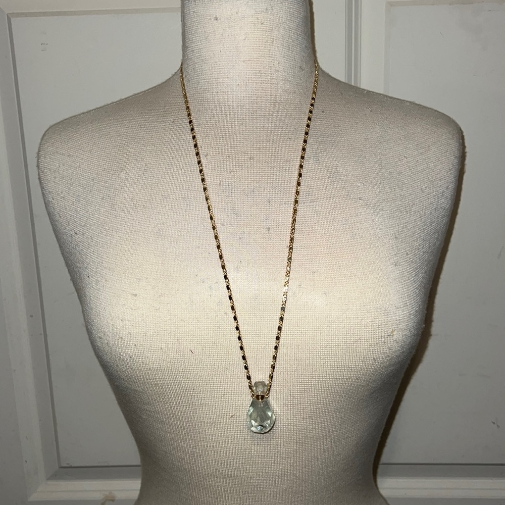 Essential oil holder necklace